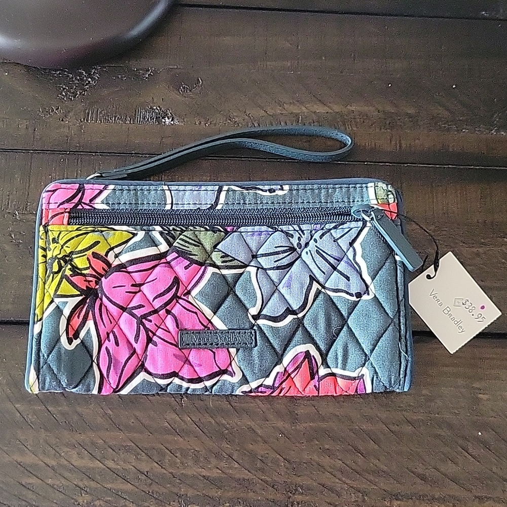 Vera Bradley RFID Front Zip Wristlet (Green)